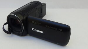 Filmadora canon hf-r800 com bateria de alta capacidade inclusa para começar a gravar boa e barata